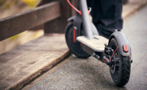 ¿Por Qué Contratar a Carrion Accident & Injury Attorneys, PLLC Tras un Accidente de Scooter Eléctrico en Queens, Nueva York?